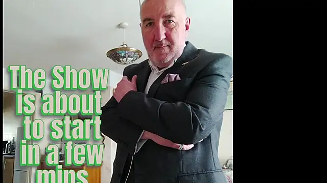 Snapshot of Adamdaddybear chatting on 10.31.25 Adamdaddybear online show from 10.31.25