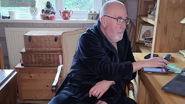 Adamdaddybear online show from 02.09.26