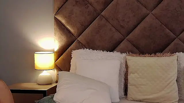 Snapshot of JaquelineM chatting on 10.23.25 JaquelineM online show from 10.23.25