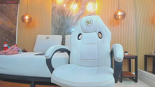 ella harper online show from 10.22.25