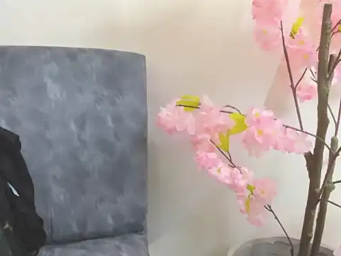 Snapshot of lindacastro02 chatting on 03.20.26 lindacastro02 online show from 03.20.26