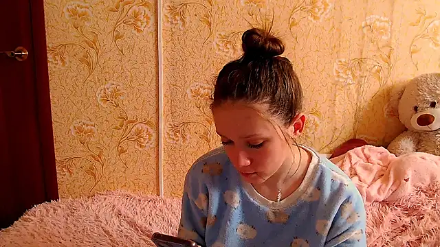 fluffy kitty  online show from 03.06.26