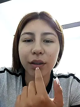 Snapshot of Sara_Brownx chatting on 04.21.26 Sara Brownx online show from 04.21.26