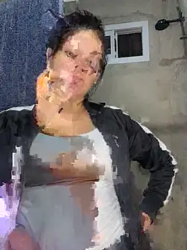 Snapshot of Romax2 chatting on 02.15.25 Romax2 online show from 02.15.25