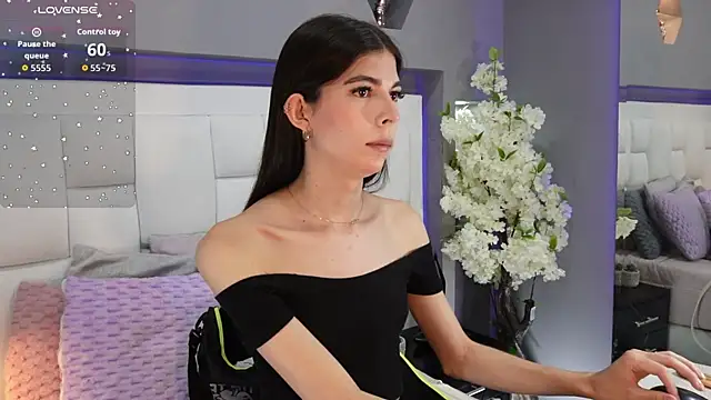 CuteAri online show from 10.05.25