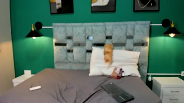 MAVIE IVANOVA online show from 01.12.26