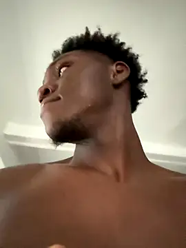 Snapshot of Festivitiesking1 chatting on 10.07.25 Festivitiesking1 online show from 10.07.25