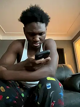 Snapshot of Festivitiesking1 chatting on 11.06.25 Festivitiesking1 online show from 11.06.25