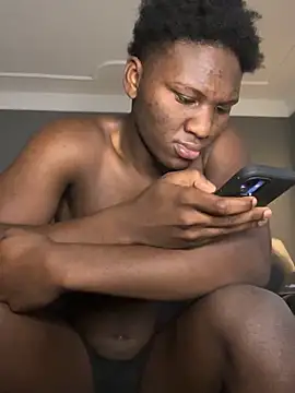 Snapshot of Festivitiesking1 chatting on 11.09.25 Festivitiesking1 online show from 11.09.25