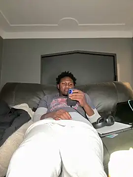 Snapshot of Festivitiesking1 chatting on 11.12.25 Festivitiesking1 online show from 11.12.25