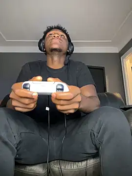 Snapshot of Festivitiesking1 chatting on 11.12.25 Festivitiesking1 online show from 11.12.25