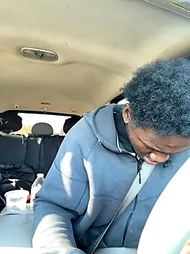 Snapshot of Festivitiesking1 chatting on 11.13.25 Festivitiesking1 online show from 11.13.25