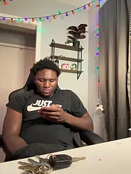 Snapshot of Festivitiesking1 chatting on 11.14.25 Festivitiesking1 online show from 11.14.25