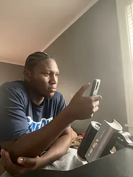 Snapshot of Festivitiesking1 chatting on 11.24.25 Festivitiesking1 online show from 11.24.25