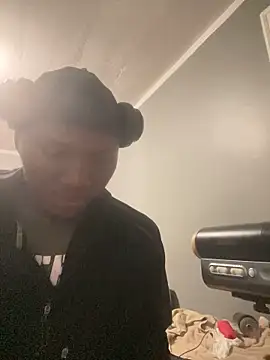 Snapshot of Festivitiesking1 chatting on 11.27.25 Festivitiesking1 online show from 11.27.25