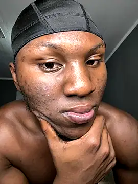 Snapshot of Festivitiesking1 chatting on 11.29.25 Festivitiesking1 online show from 11.29.25