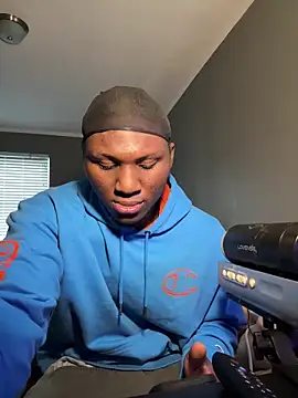 Snapshot of Festivitiesking1 chatting on 12.19.25 Festivitiesking1 online show from 12.19.25