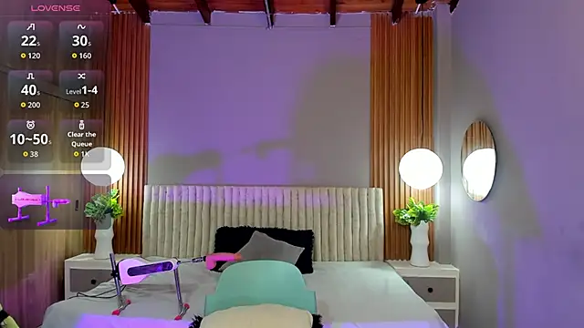 Snapshot of IvyBliss8 chatting on 11.18.25 IvyBliss8 online show from 11.18.25