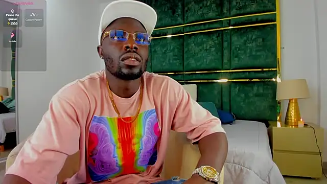 Latrellx7 online show from 02.10.25