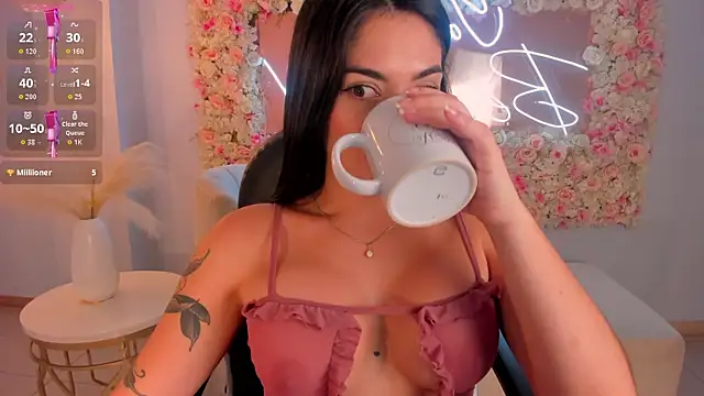 GiaFerrara online show from 10.31.25