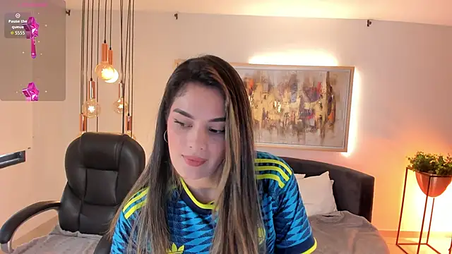 Snapshot of GiaFerrara chatting on 06.27.26 GiaFerrara online show from 06.27.26