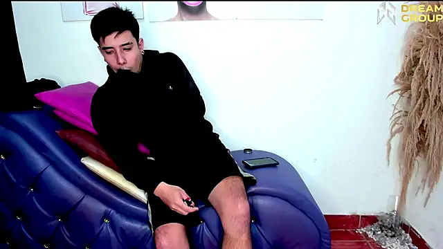 Yourslust  online show from 09.23.25