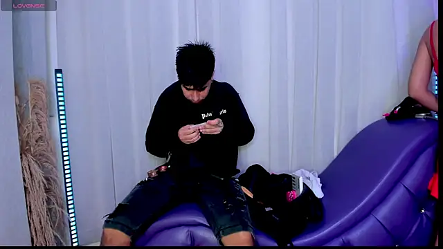 Yourslust  online show from 11.21.25