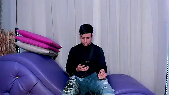 Yourslust  online show from 01.18.26