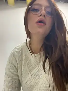Snapshot of sweet_valery21 chatting on 02.28.25 sweet valery21 online show from 02.28.25