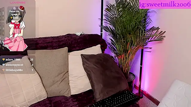 Snapshot of sweetmilk2006 chatting on 03.12.25 sweetmilk2006 online show from 03.12.25