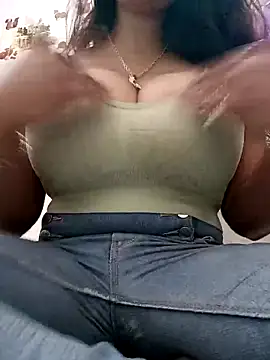 Snapshot of cute-mahek chatting on 02.13.25 cute-mahek online show from 02.13.25