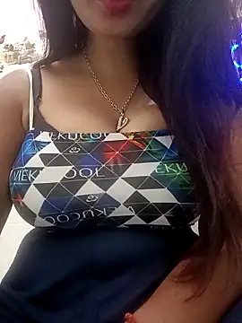 Snapshot of cute-mahek chatting on 02.21.25 cute-mahek online show from 02.21.25