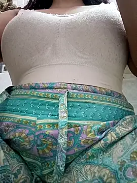 Snapshot of cute-mahek chatting on 10.04.25 cute-mahek online show from 10.04.25