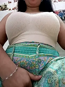 Snapshot of cute-mahek chatting on 10.08.25 cute-mahek online show from 10.08.25