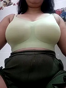 Snapshot of cute-mahek chatting on 10.28.25 cute-mahek online show from 10.28.25