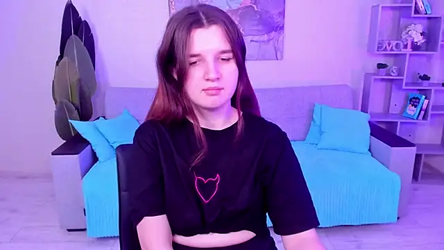 Snapshot of BonneyLove chatting on 12.03.24 BonneyLove online show from 12.03.24