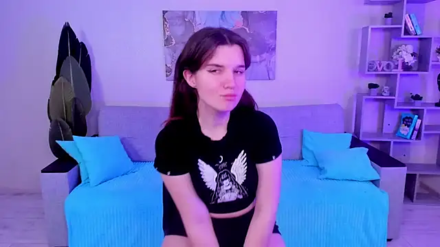 Snapshot of BonneyLove chatting on 12.04.24 BonneyLove online show from 12.04.24