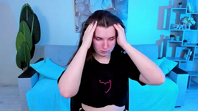 Snapshot of BonneyLove chatting on 01.21.25 BonneyLove online show from 01.21.25