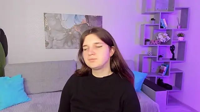 Snapshot of BonneyLove chatting on 09.14.25 BonneyLove online show from 09.14.25