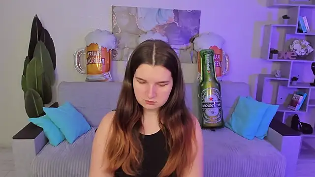 Snapshot of BonneyLove chatting on 09.25.25 BonneyLove online show from 09.25.25