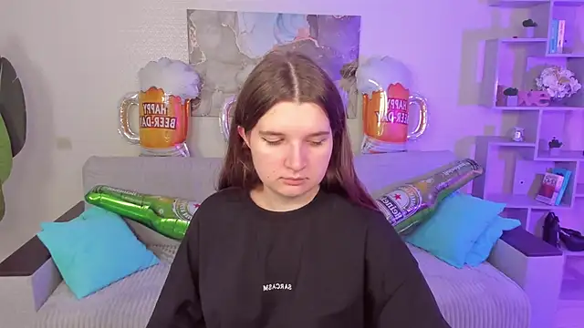 Snapshot of BonneyLove chatting on 10.03.25 BonneyLove online show from 10.03.25