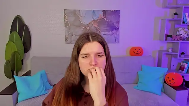 Snapshot of BonneyLove chatting on 11.06.25 BonneyLove online show from 11.06.25