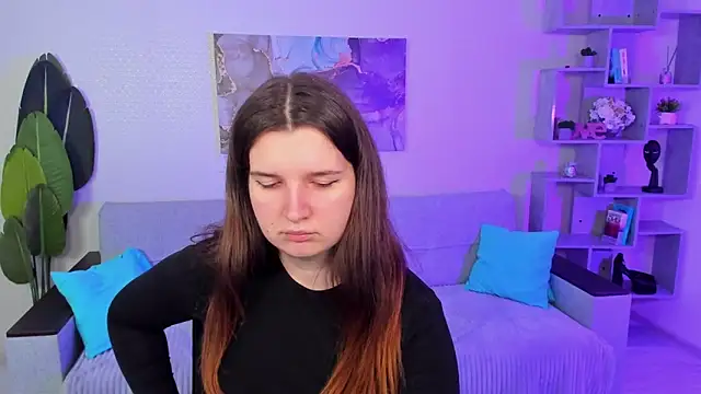 Snapshot of BonneyLove chatting on 11.14.25 BonneyLove online show from 11.14.25