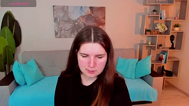 Snapshot of BonneyLove chatting on 11.21.25 BonneyLove online show from 11.21.25