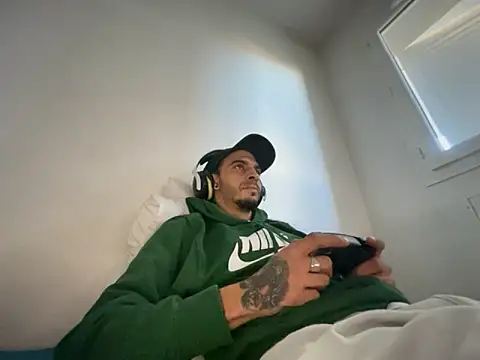 Rebeu313 online show from 11.18.25