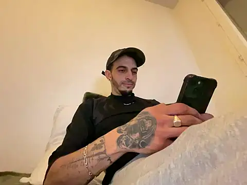 Rebeu313 online show from 01.12.26