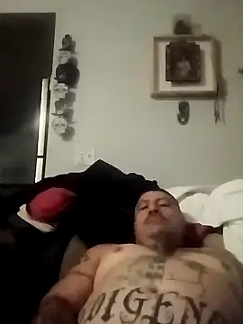 Snapshot of B_DOGG69 chatting on 12.12.24 B DOGG69 online show from 12.12.24