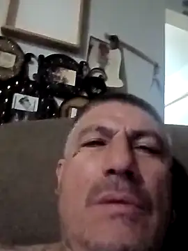Snapshot of B_DOGG69 chatting on 03.04.25 B DOGG69 online show from 03.04.25