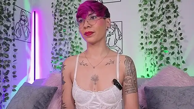 MiaMorgan  online show from 04.19.26