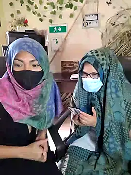 Snapshot of NAJWA-ARAB chatting on 12.19.24 NAJWA-ARAB online show from 12.19.24